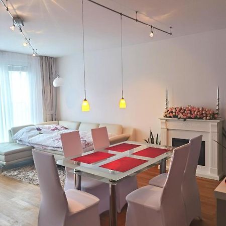 Modernes Studio-Apartment Nahe Zentrum Mit Garagenplatz Відень Екстер'єр фото