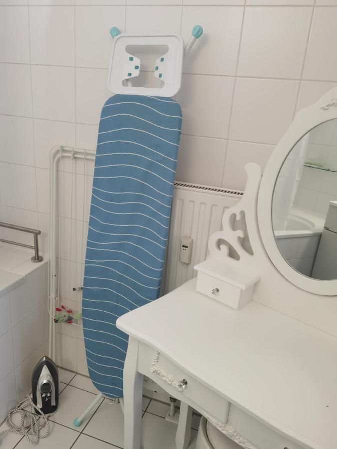 Modernes Studio-Apartment Nahe Zentrum Mit Garagenplatz Відень Екстер'єр фото